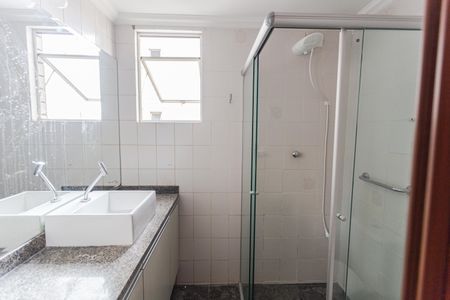Apartamento para alugar com 90m², 3 quartos e 1 vaga Apartamento para alugar com 90m², 3 quartos e 1 vagaBanheiro da Suíte
