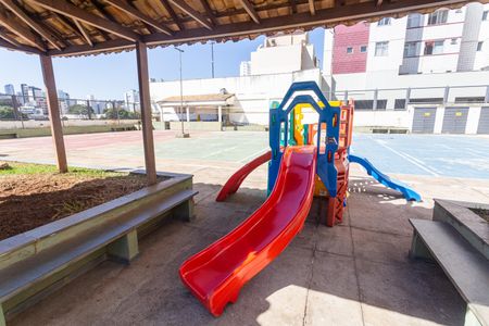 Apartamento para alugar com 90m², 3 quartos e 1 vaga Apartamento para alugar com 90m², 3 quartos e 1 vagaÁrea comum - Playground