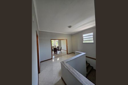 Sala de casa de condomínio à venda com 5 quartos, 507m² em Jacarepaguá, Rio de Janeiro