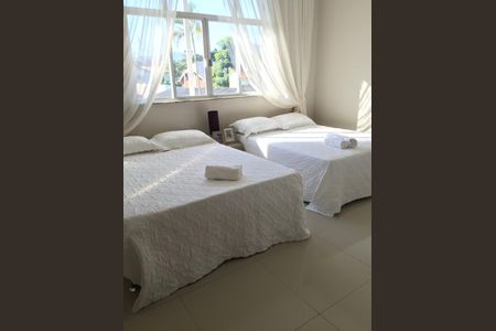 Casa de condomínio à venda com 507m², 5 quartos e 4 vagas Casa de condomínio à venda com 507m², 5 quartos e 4 vagasQuarto