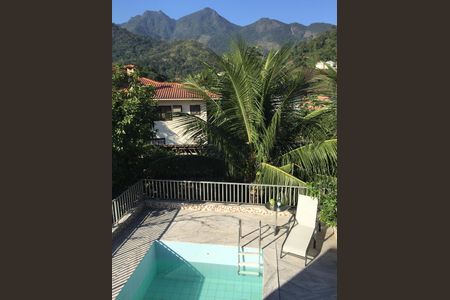 Casa de condomínio à venda com 507m², 5 quartos e 4 vagas Casa de condomínio à venda com 507m², 5 quartos e 4 vagasPiscina