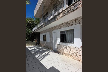Casa de condomínio à venda com 507m², 5 quartos e 4 vagas Casa de condomínio à venda com 507m², 5 quartos e 4 vagasÁrea externa