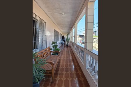 Casa à venda com 210m², 3 quartos e 2 vagasVaranda