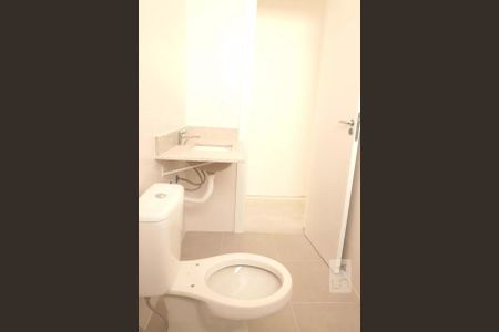 Casa à venda com 67m², 3 quartos e 2 vagasBanheiro