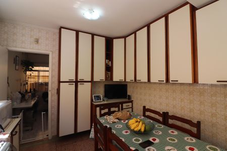 Casa à venda com 182m², 4 quartos e 2 vagasCozinha 