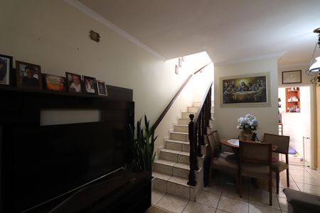 Casa à venda com 182m², 4 quartos e 2 vagasSala 