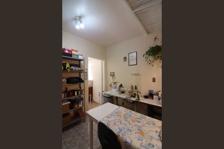 Casa à venda com 182m², 4 quartos e 2 vagasEscritório