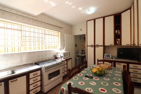 Casa à venda com 182m², 4 quartos e 2 vagasCozinha 