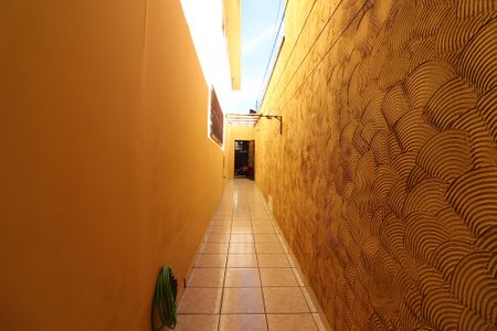 Casa à venda com 182m², 4 quartos e 2 vagasCorredor