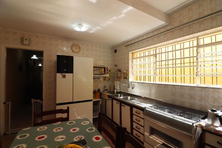 Casa à venda com 182m², 4 quartos e 2 vagasCozinha 