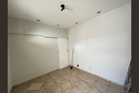 Quarto de casa para alugar com 1 quarto, 48m² em Vila Valqueire, Rio de Janeiro