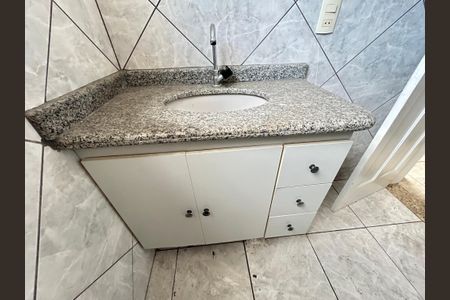 Casa à venda com 48m², 1 quarto e 1 vagaBanheiro