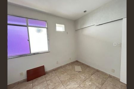 Quarto de casa para alugar com 1 quarto, 48m² em Vila Valqueire, Rio de Janeiro