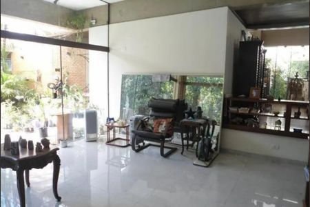 Casa à venda com 400m², 4 quartos e 2 vagasFoto 01