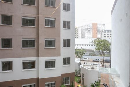 Vista da Sala de apartamento para alugar com 2 quartos, 33m² em Parque Industrial Tomas Edson, São Paulo
