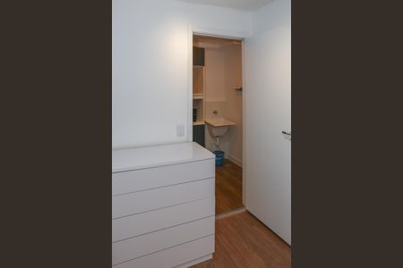 Quarto 2 de apartamento para alugar com 2 quartos, 33m² em Parque Industrial Tomas Edson, São Paulo