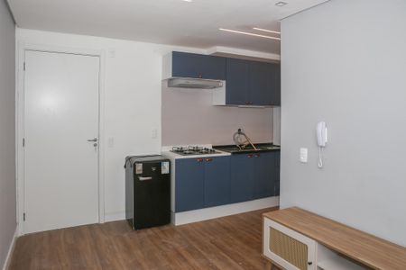 Sala de apartamento para alugar com 2 quartos, 33m² em Parque Industrial Tomas Edson, São Paulo