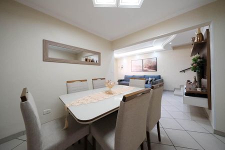 Casa à venda com 140m², 2 quartos e 4 vagasSala