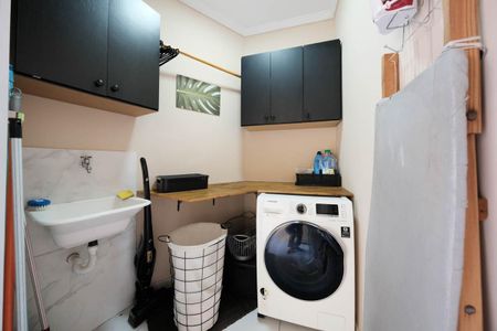 Casa à venda com 140m², 2 quartos e 4 vagasCozinha e Área de Serviço
