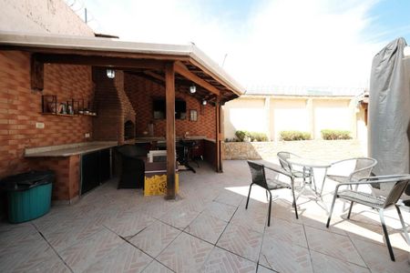 Casa à venda com 140m², 2 quartos e 4 vagasÁrea gourmet