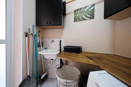Casa à venda com 140m², 2 quartos e 4 vagasCozinha e Área de Serviço