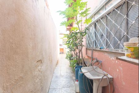 Casa à venda com 100m², 2 quartos e 1 vagaQuintal