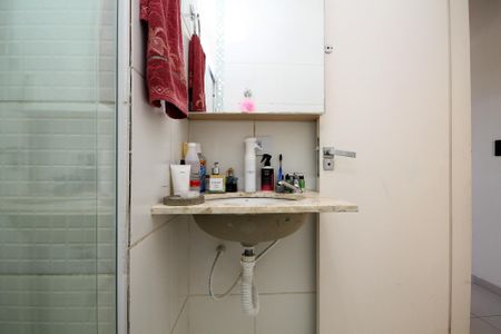 Casa de condomínio para alugar com 59m², 2 quartos e 2 vagasBanheiro