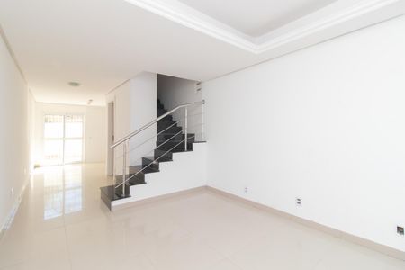 Sala de casa à venda com 2 quartos, 98m² em Hípica, Porto Alegre
