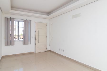 Sala de casa à venda com 2 quartos, 98m² em Hípica, Porto Alegre