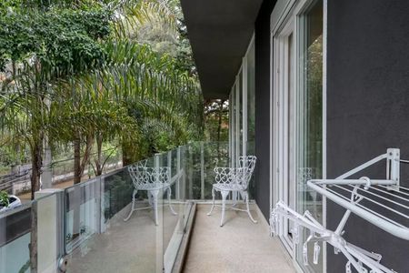 Casa de condomínio à venda com 790m², 4 quartos e 6 vagasÁrea externa