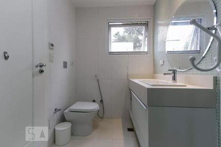 Casa de condomínio à venda com 790m², 4 quartos e 6 vagasBanheiro 