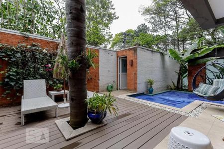 Casa de condomínio à venda com 790m², 4 quartos e 6 vagasÁrea externa