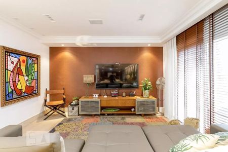 Casa de condomínio à venda com 790m², 4 quartos e 6 vagasSala