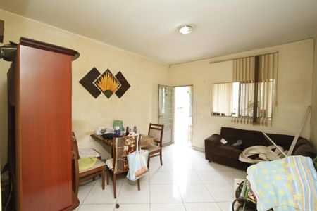 Casa para alugar com 120m², 2 quartos e sem vagaSala