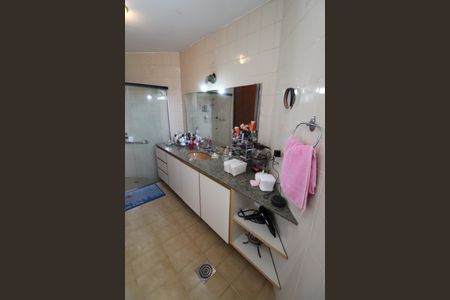 Apartamento para alugar com 200m², 4 quartos e 3 vagasBanheiro da Suíte