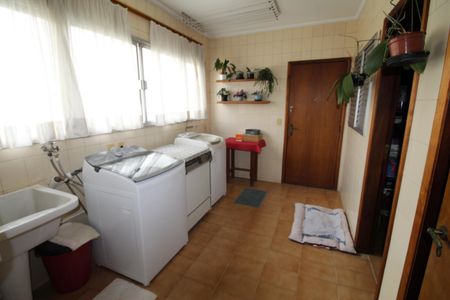 Apartamento para alugar com 200m², 4 quartos e 3 vagasÁrea de Serviço