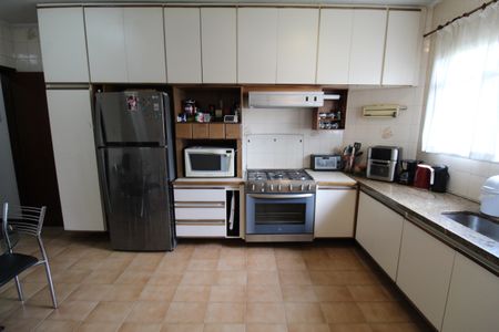 Apartamento para alugar com 200m², 4 quartos e 3 vagasCozinha