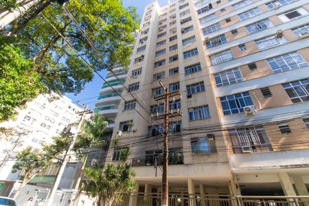 Apartamento para alugar com 80m², 2 quartos e 1 vagaFachada