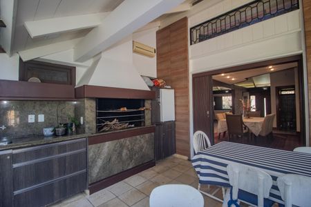 Casa de condomínio para alugar com 440m², 7 quartos e 4 vagasQuintal/Churrasqueira/Piscina