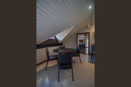 Casa de condomínio para alugar com 440m², 7 quartos e 4 vagasSala 3