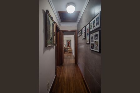 Casa de condomínio para alugar com 440m², 7 quartos e 4 vagasCorredor