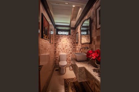 Casa de condomínio para alugar com 440m², 7 quartos e 4 vagasBanheiro