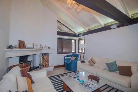 Casa de condomínio para alugar com 440m², 7 quartos e 4 vagasSala