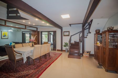 Casa de condomínio para alugar com 440m², 7 quartos e 4 vagasSala