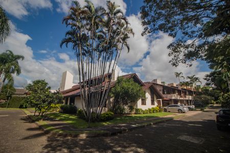 Casa de condomínio para alugar com 440m², 7 quartos e 4 vagasFachada