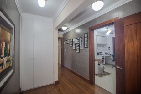 Casa de condomínio para alugar com 440m², 7 quartos e 4 vagasCorredor