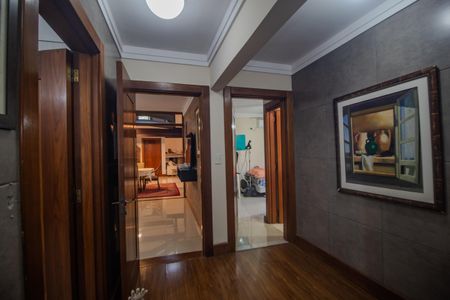 Casa de condomínio para alugar com 440m², 7 quartos e 4 vagasCorredor