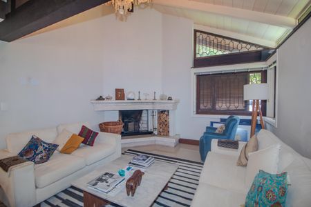 Casa de condomínio para alugar com 440m², 7 quartos e 4 vagasSala