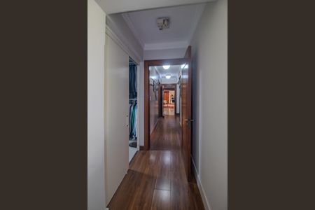 Casa de condomínio para alugar com 440m², 7 quartos e 4 vagasCorredor