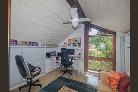 Casa de condomínio para alugar com 440m², 7 quartos e 4 vagasEscritório